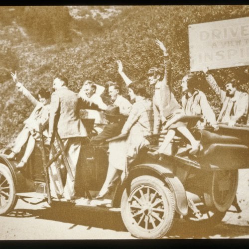 CCA History: Students riding in an automobile around the Oakland campus.