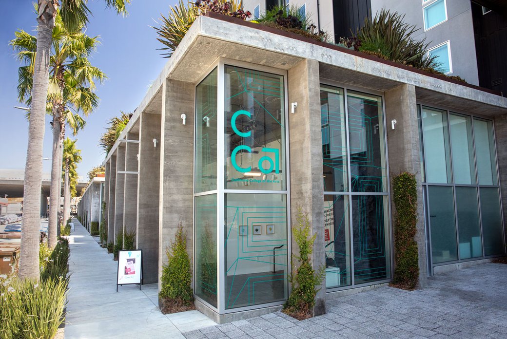 Entrance to Hubbell Street Galleries.